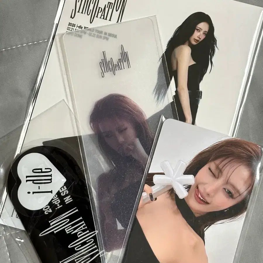 아이들 민니 콘서트 네버랜드존 vip 특전 포카 책갈피 엽서