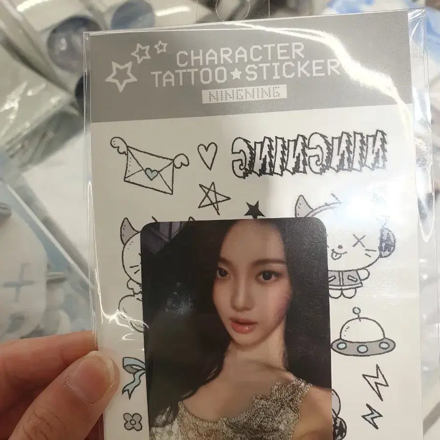 에스파 카리나 타투 스티커 + 포토카드 1