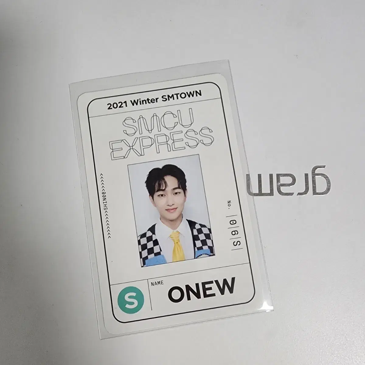 2021에스엠타운 온유 포토카드 1