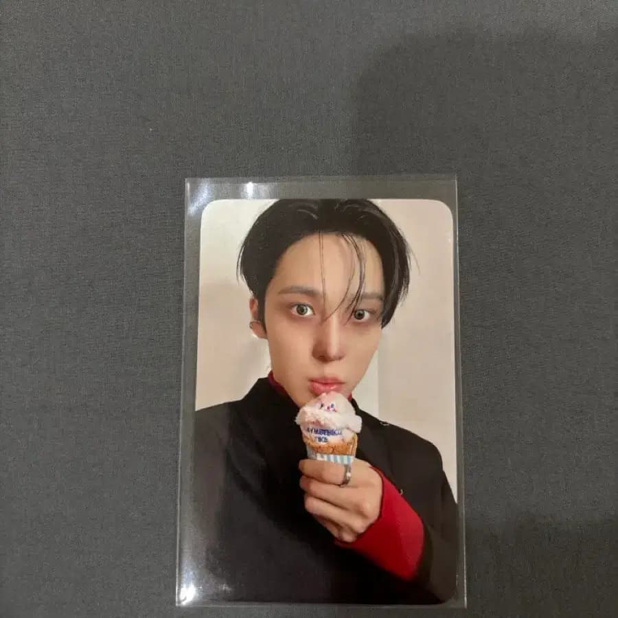에이티즈 윤호 골든아워5 특전 포카 1